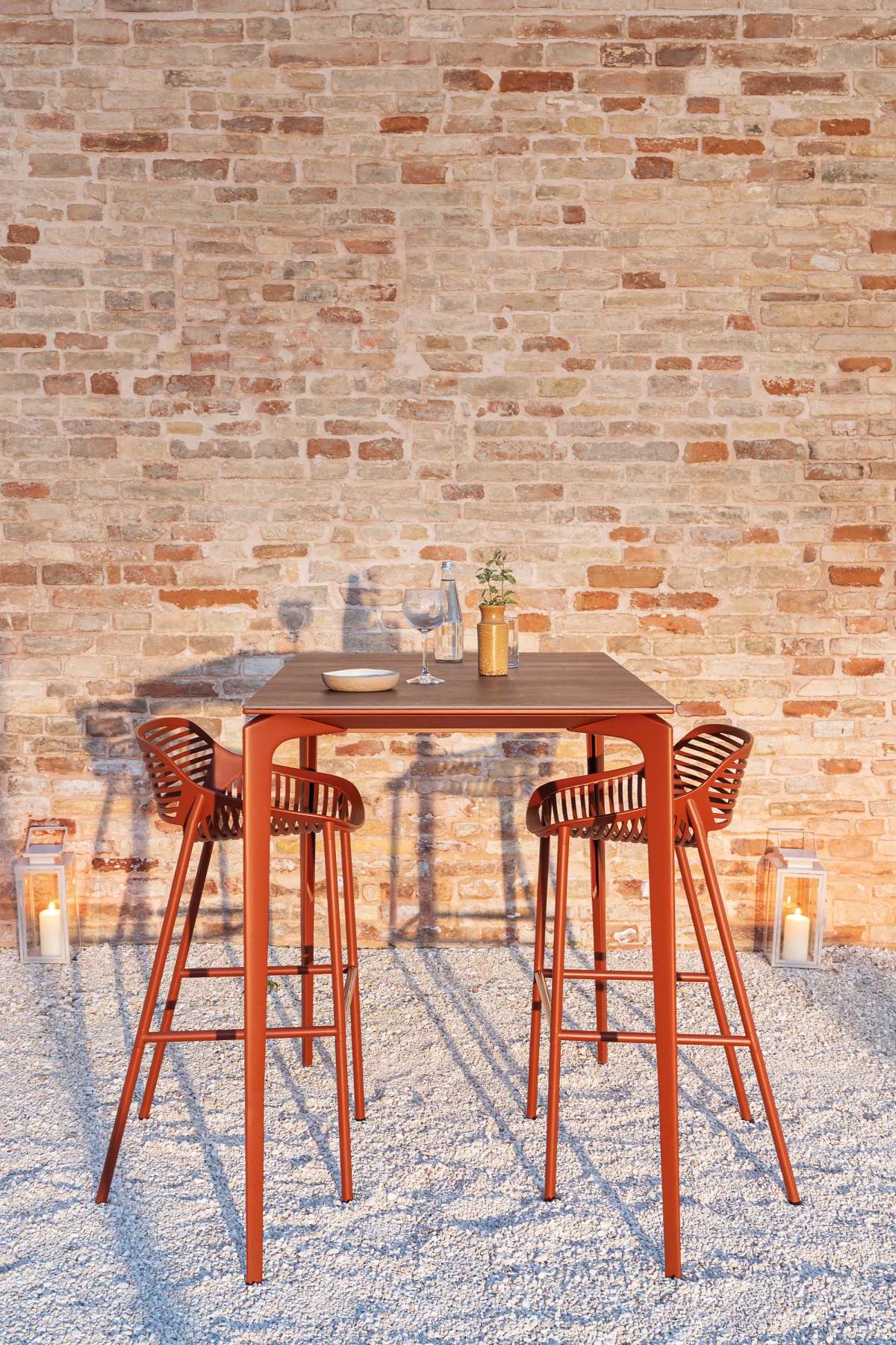 ALL SIZE Bar with Niwa Stools